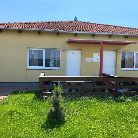 Delfin Apartman Szenc